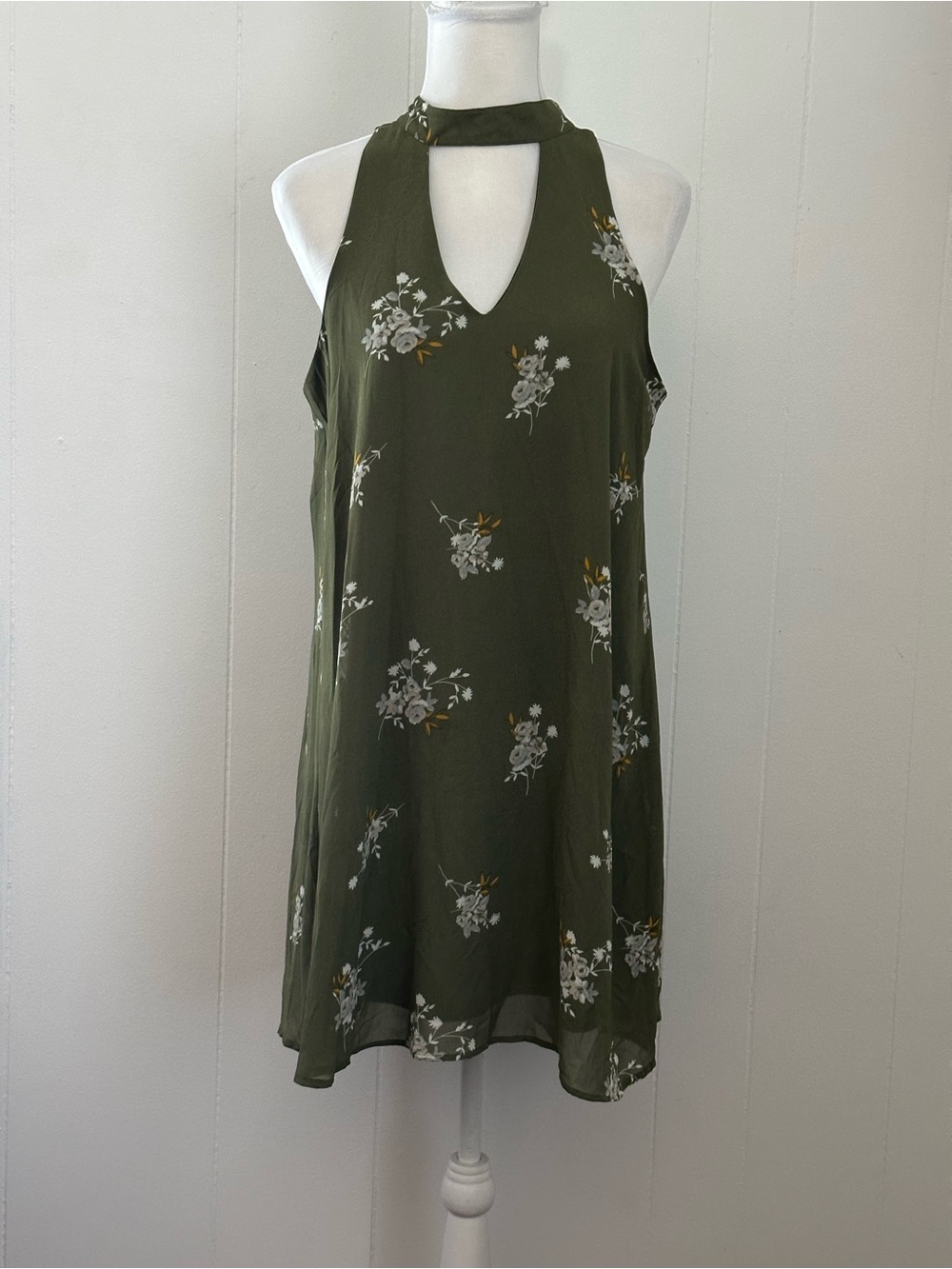 miami Olive Green V-Neck Dress Size Medium
